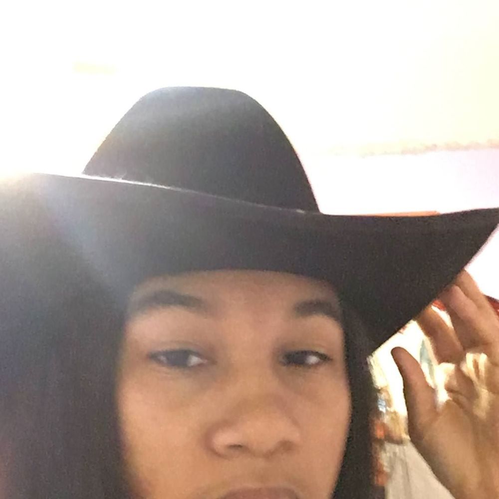 Meet your Posher, Delia